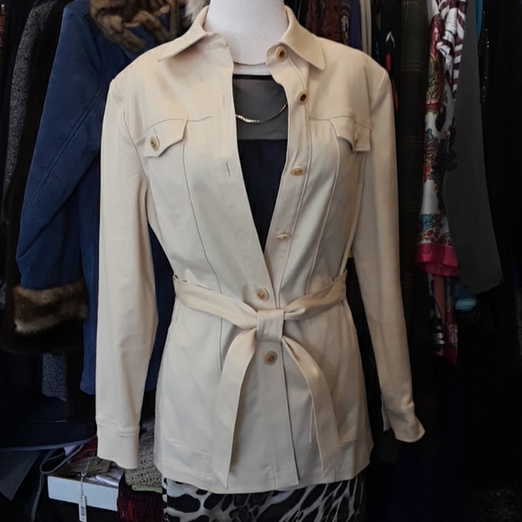 St. John Sport SZ S Cream Color Jkt - Picture 3 of 4